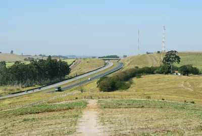 Vista da fazenda com rod. dos Bandeirantes